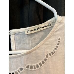 Abercrombie and Fitch M white top
